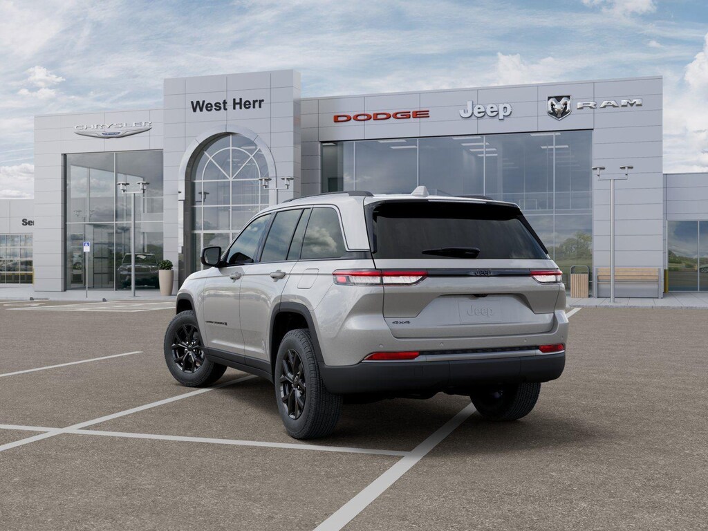 Used 2026 Jeep Grand Cherokee Grand Cherokee Laredo Altitude SUV