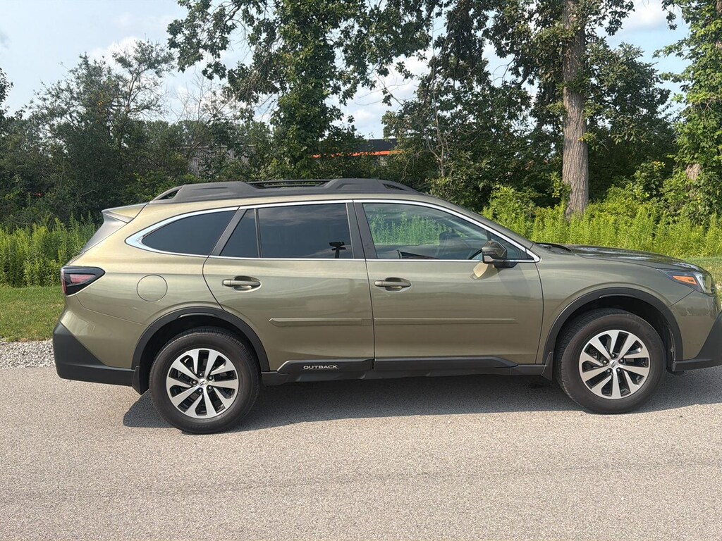 Used 2022 Subaru Outback Premium SUV