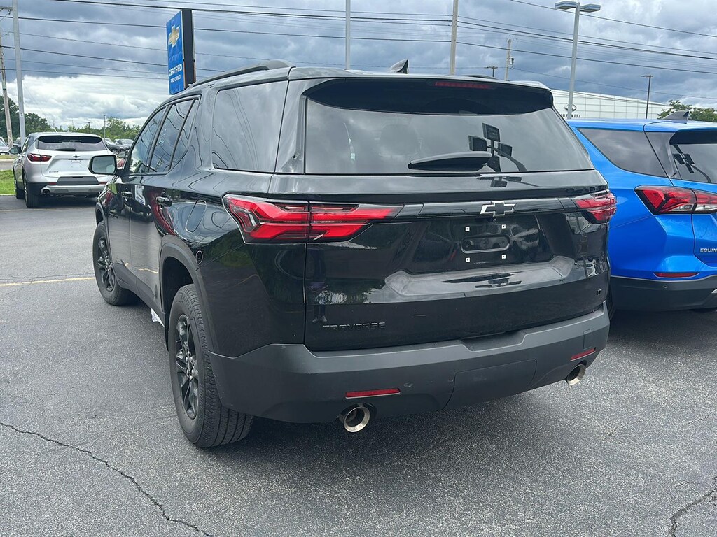 Used 2023 Chevrolet Traverse LT Cloth SUV