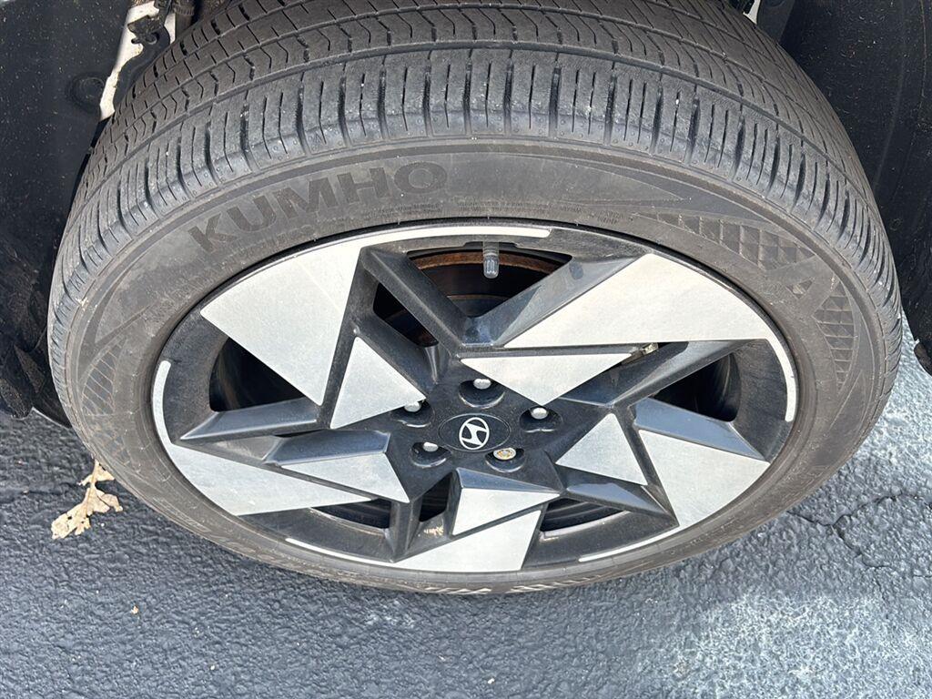 Certified 2024 Hyundai Kona UV