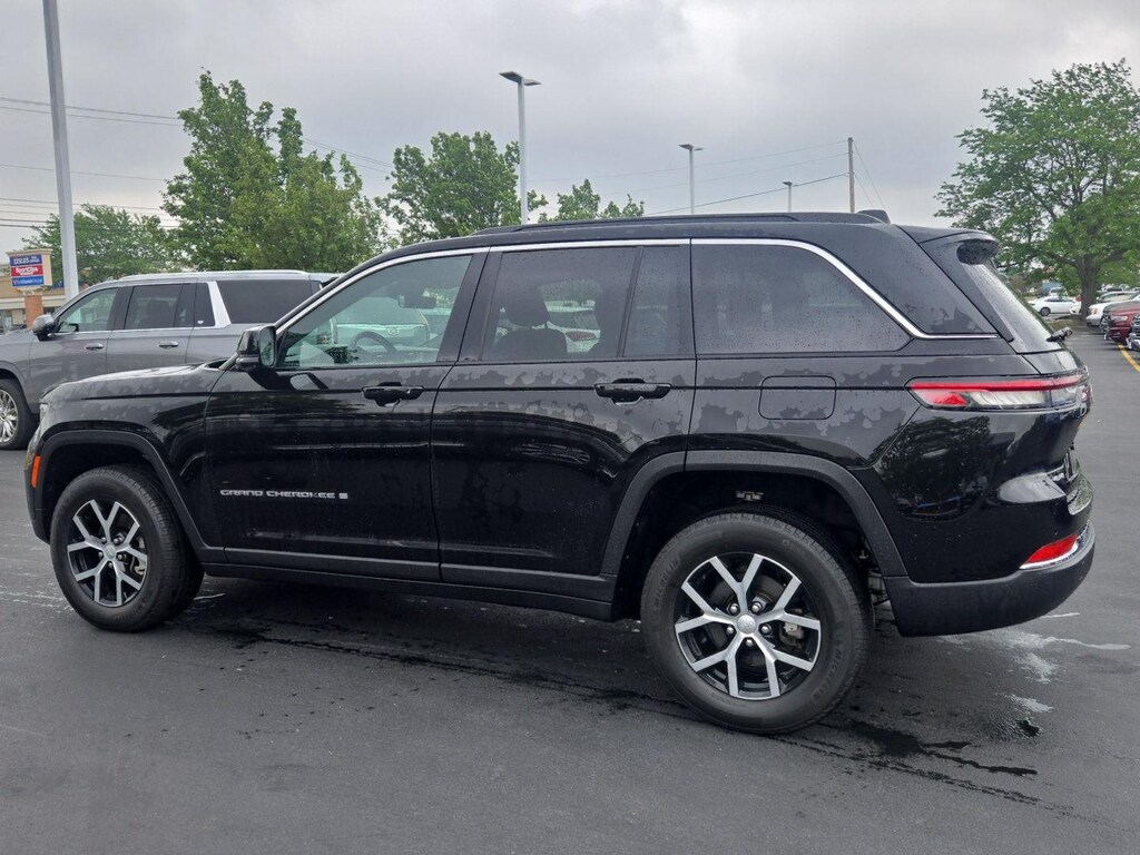 Used 2025 Jeep Grand Cherokee Limited SUV