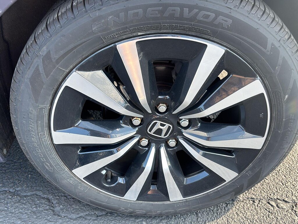 Used 2022 Honda Civic EX-L Hatchback