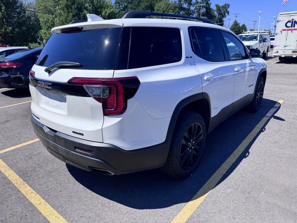 Used 2022 GMC Acadia SLE
