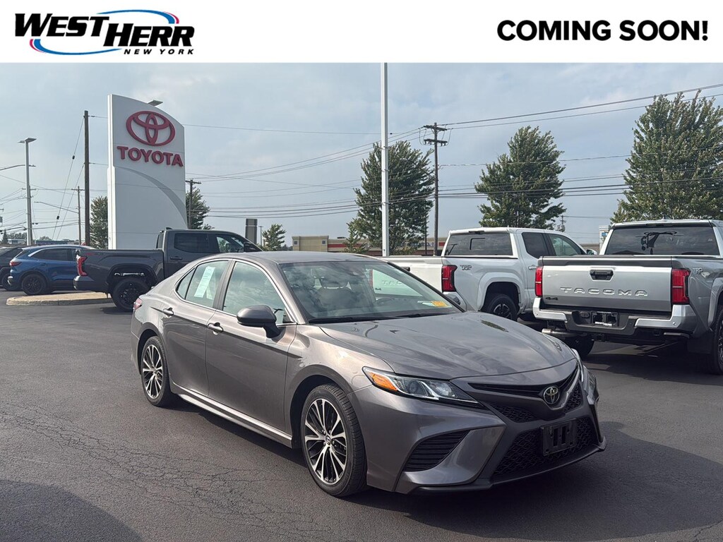 Used 2019 Toyota Camry SE Sedan