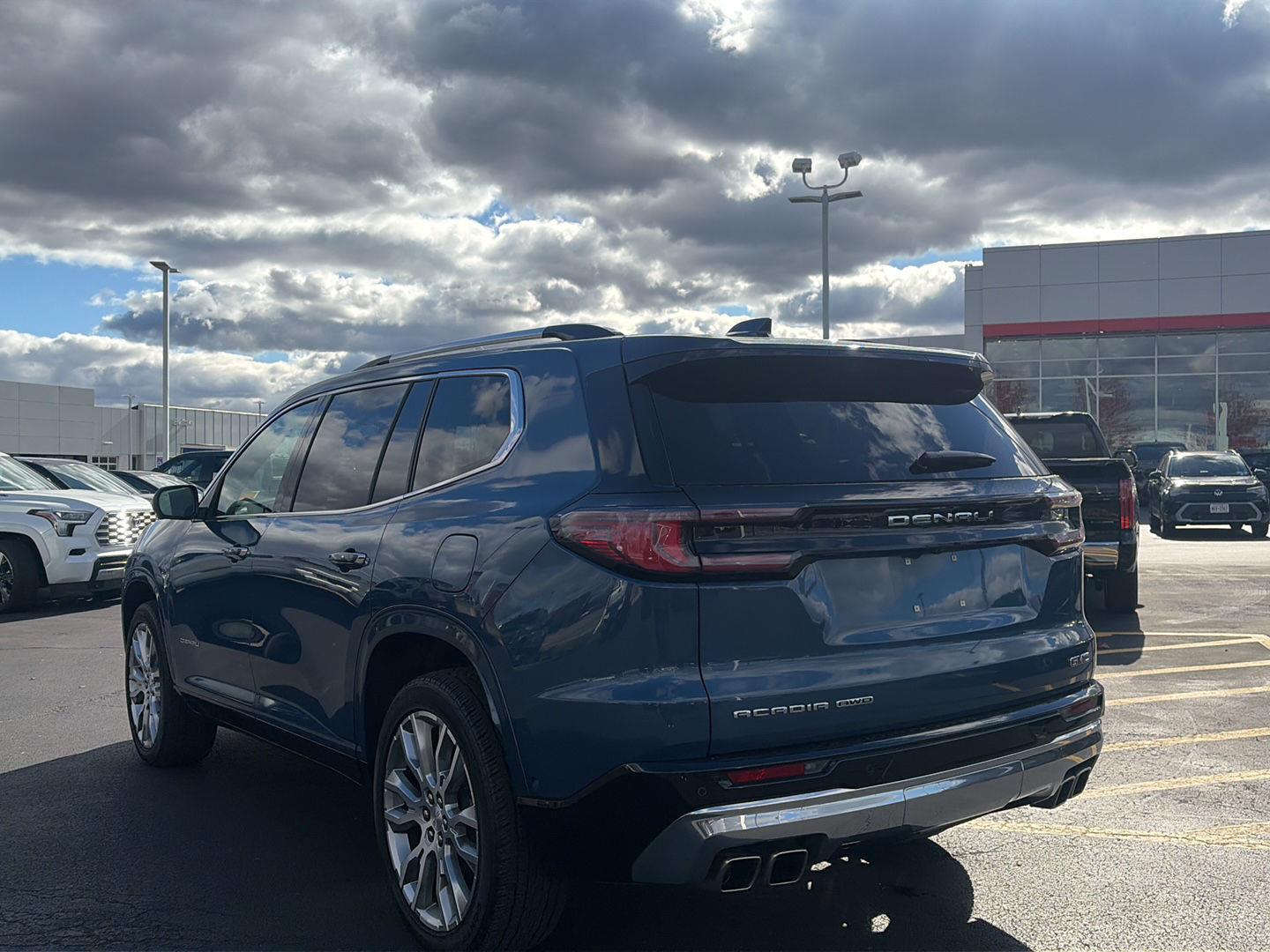 Used 2024 GMC Acadia AWD Denali