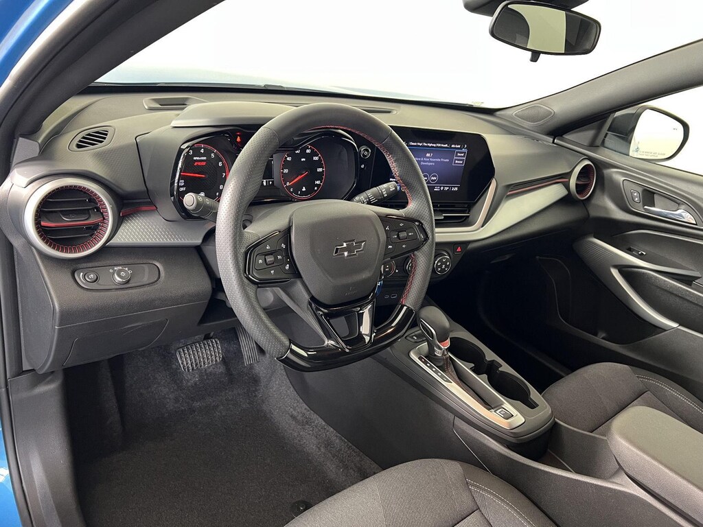 Used 2025 Chevrolet Trax 1RS SUV
