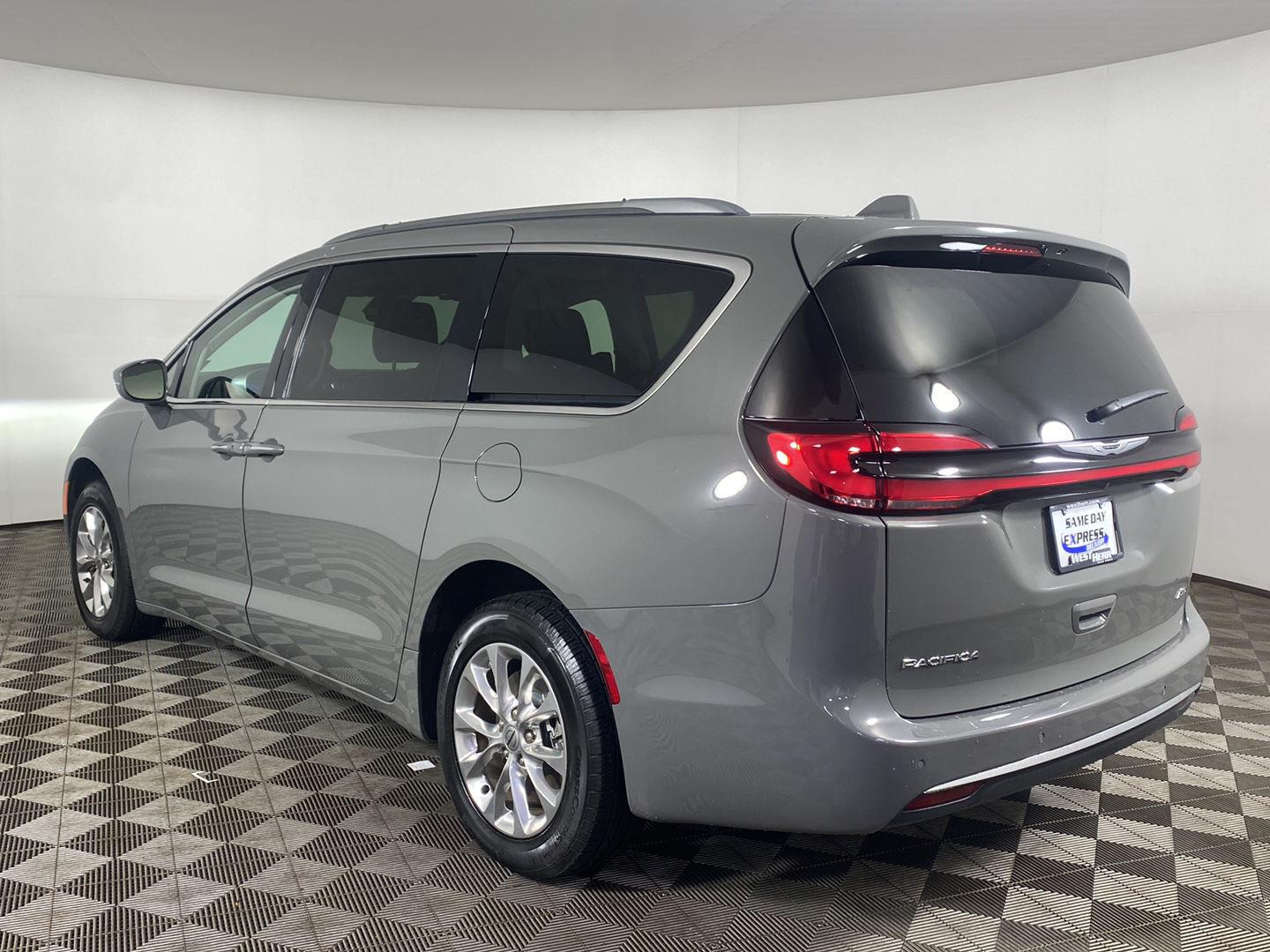 Certified 2021 Chrysler Pacifica Touring L AWD Van
