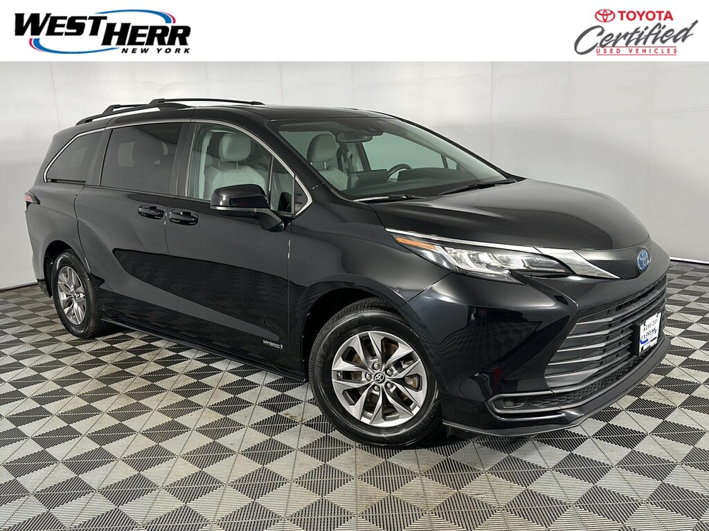 Used 2021 Toyota Sienna LE Van