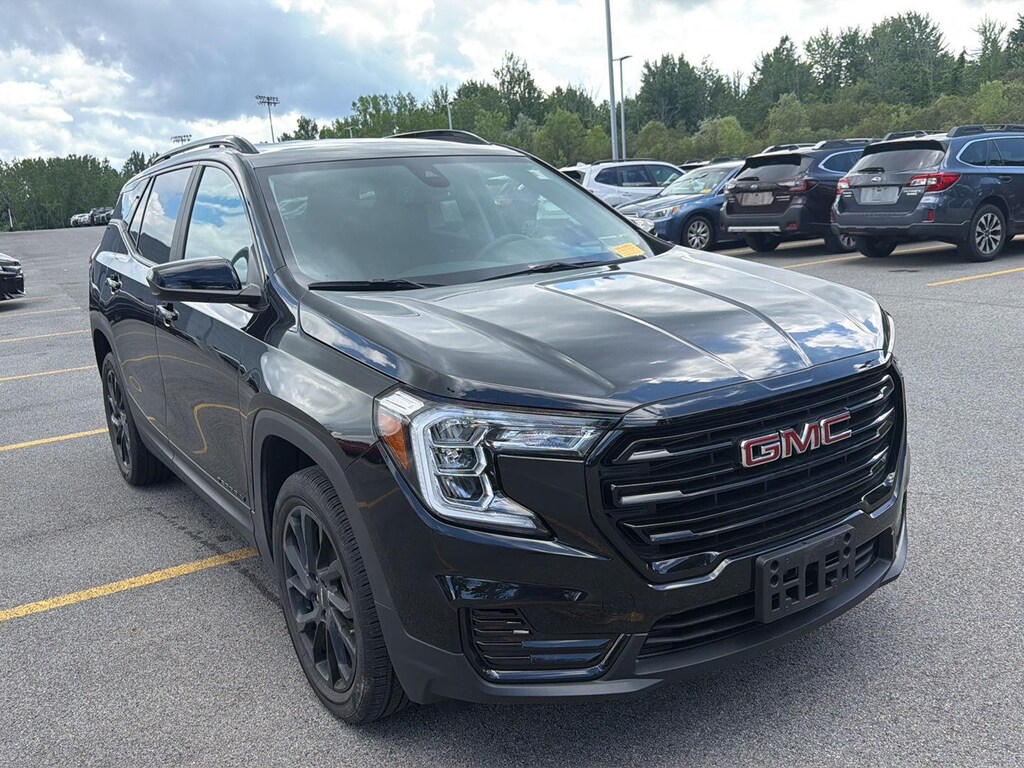 Used 2023 GMC Terrain SLE SUV