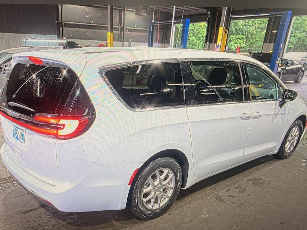 Used 2024 Chrysler Pacifica Touring L Van