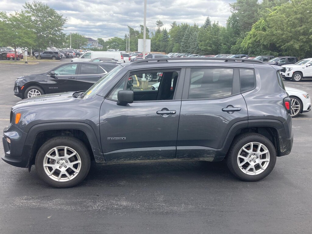 Used 2022 Jeep Renegade Latitude SUV