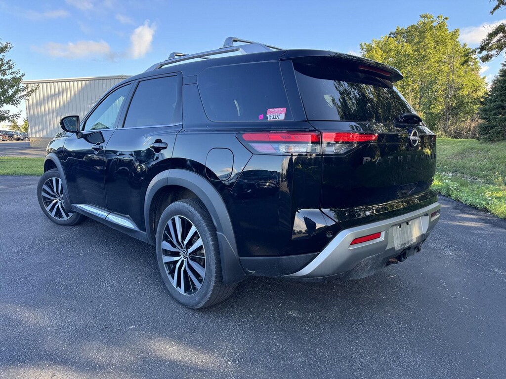 Used 2024 Nissan Pathfinder Platinum SUV