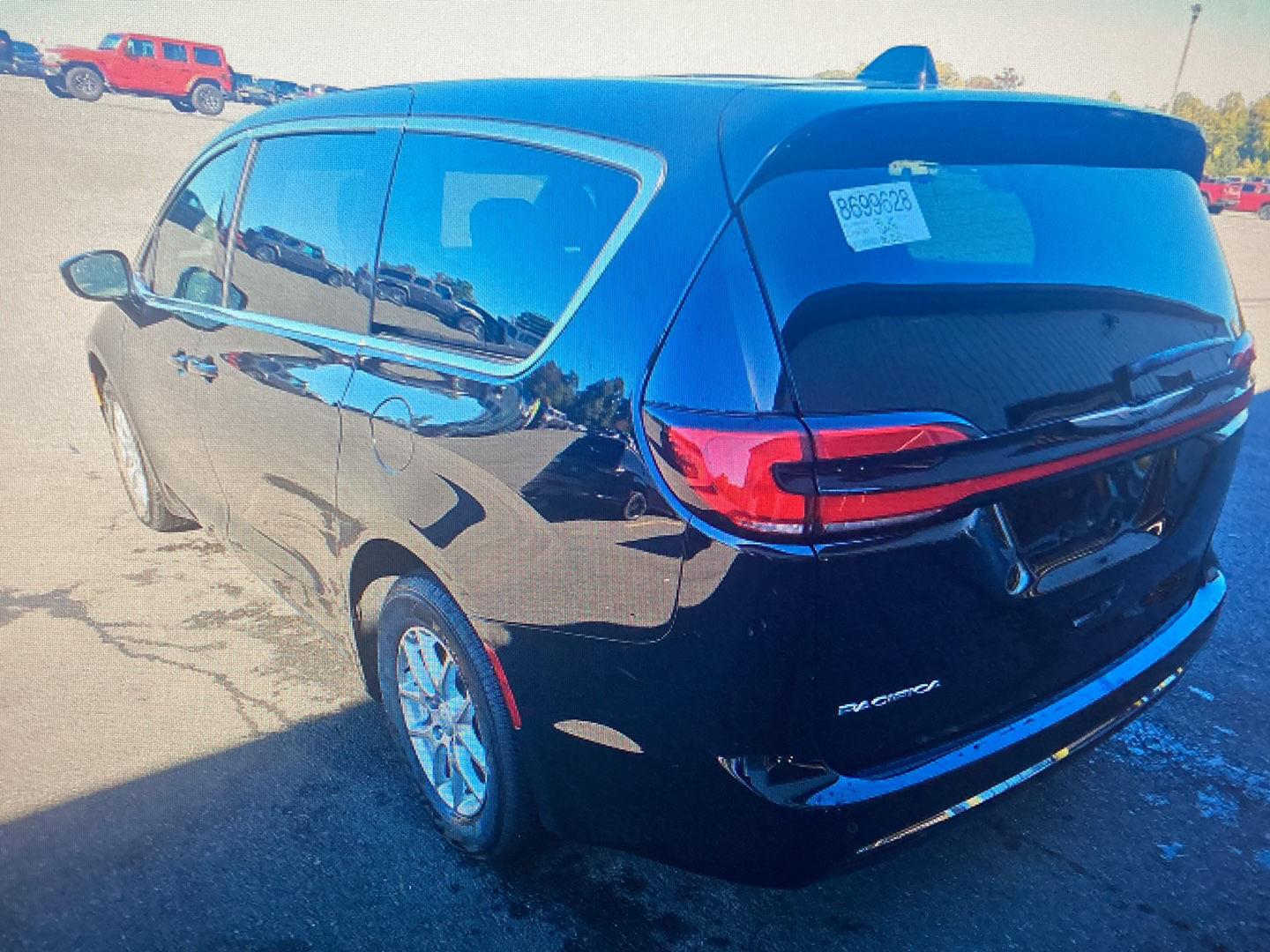 Certified 2026 Chrysler Pacifica Select Van