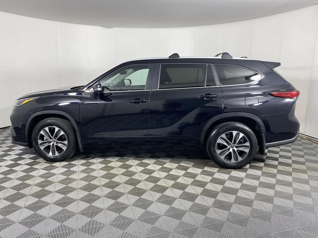 Used 2023 Toyota Highlander XLE SUV