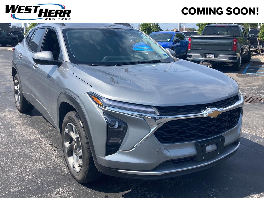 Used 2025 Chevrolet Trax LT SUV