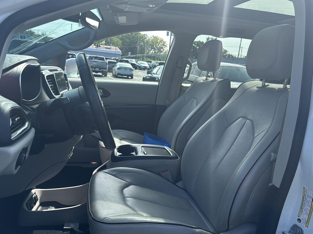 Used 2020 Chrysler Pacifica Limited Van