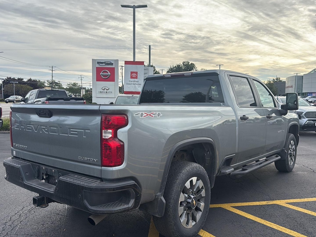 Used 2024 Chevrolet Silverado 2500HD Custom Truck