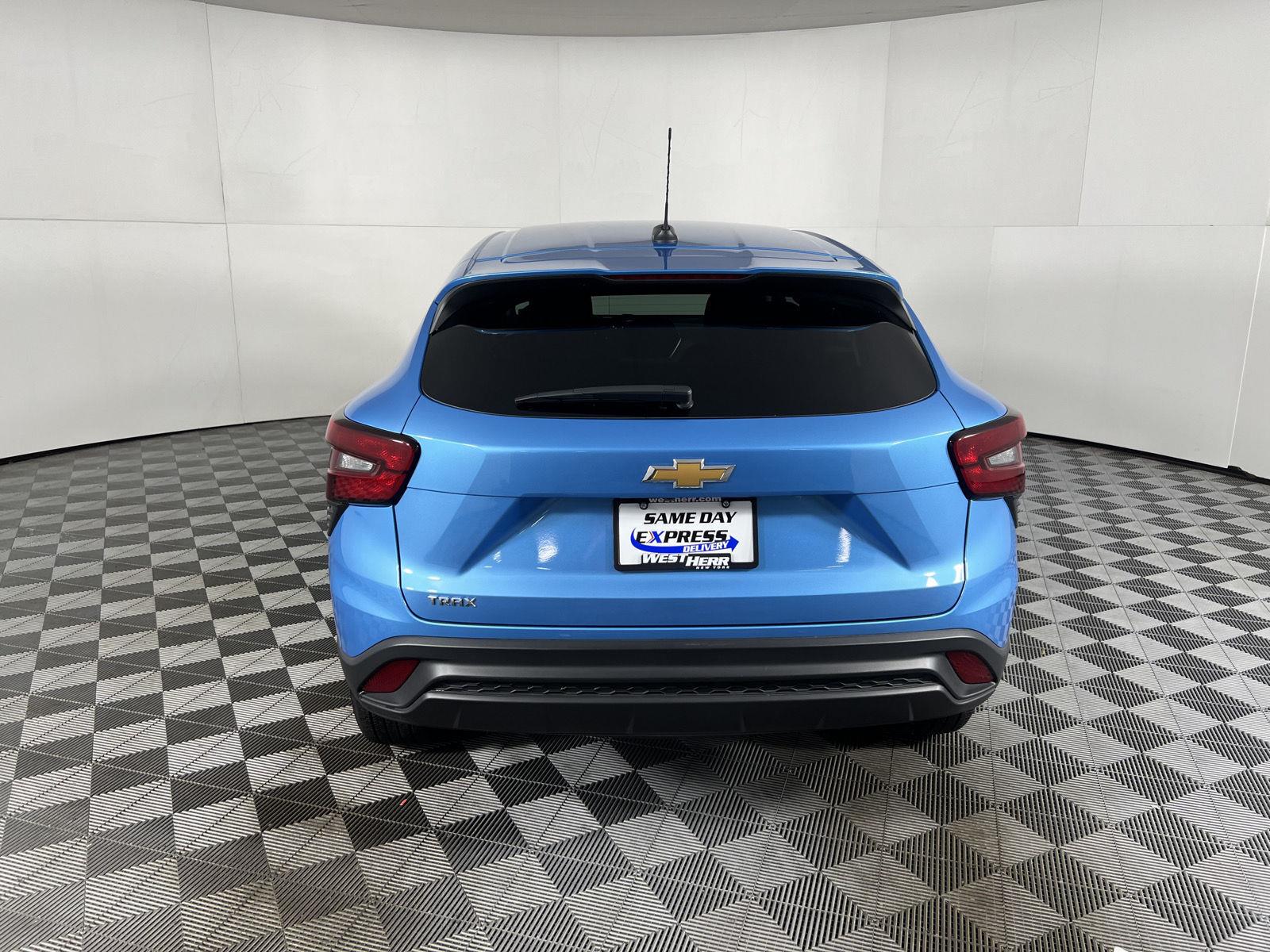 Used 2025 Chevrolet Trax LS SUV