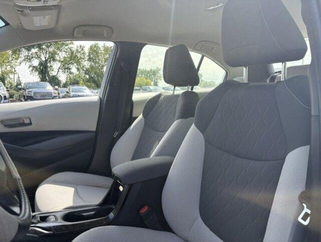 Used 2022 Toyota Corolla LE Sedan