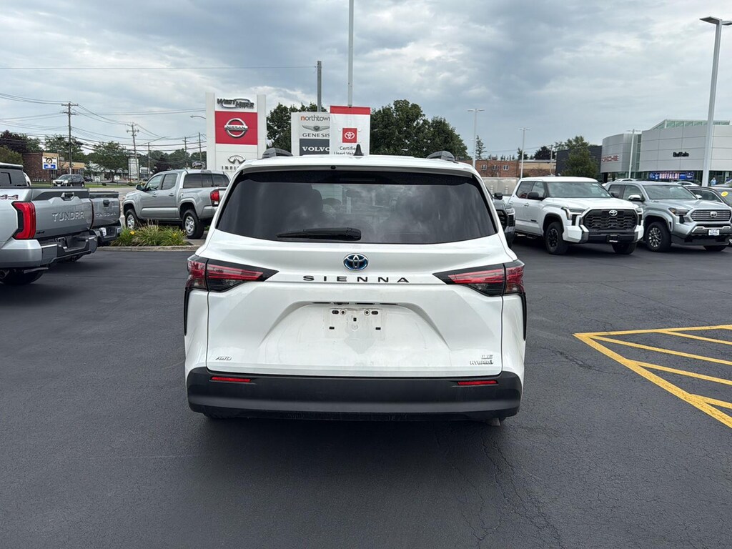 Certified 2021 Toyota Sienna LE 8-Passenger Van