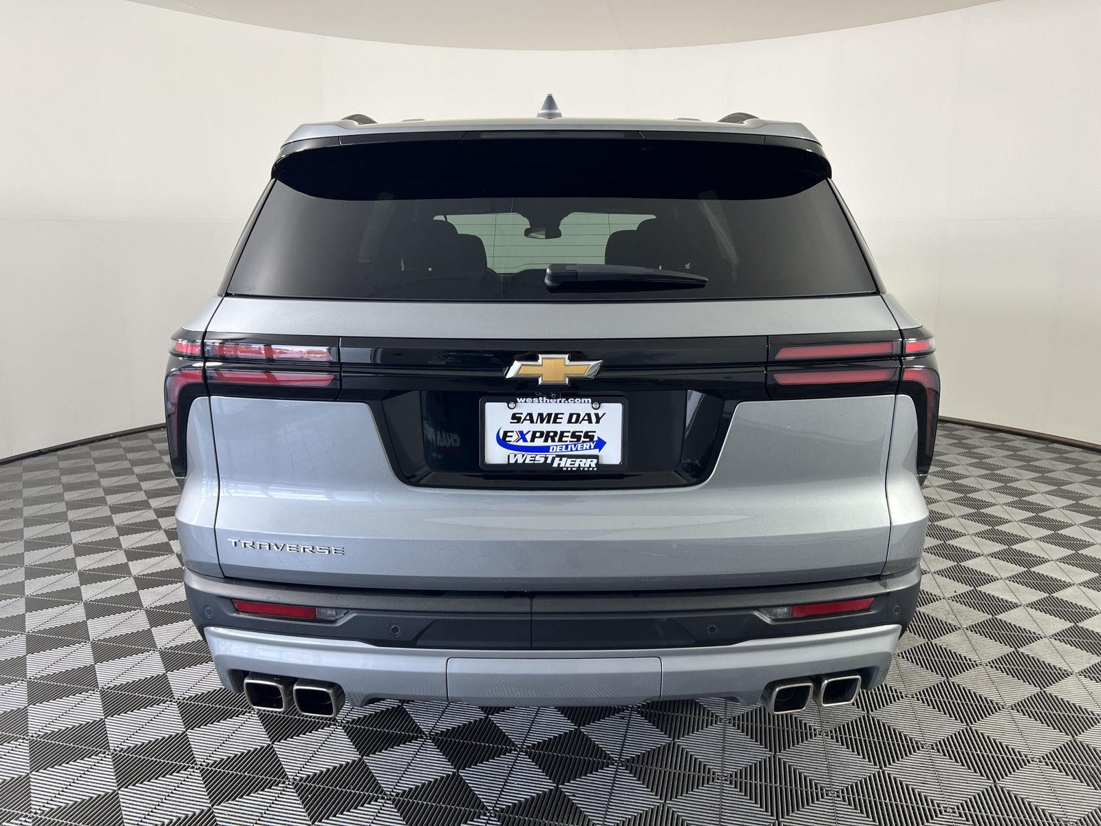 Used 2026 Chevrolet Traverse FWD LT SUV