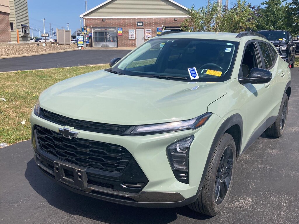 Used 2024 Chevrolet Trax Activ SUV
