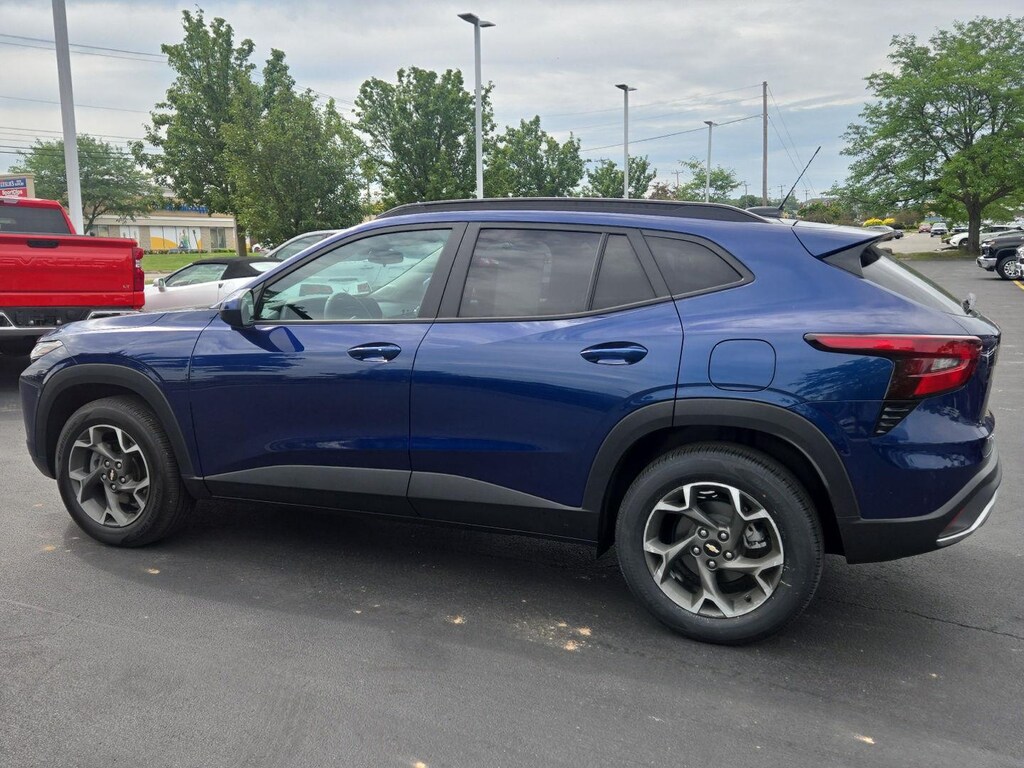 Used 2024 Chevrolet Trax LT SUV