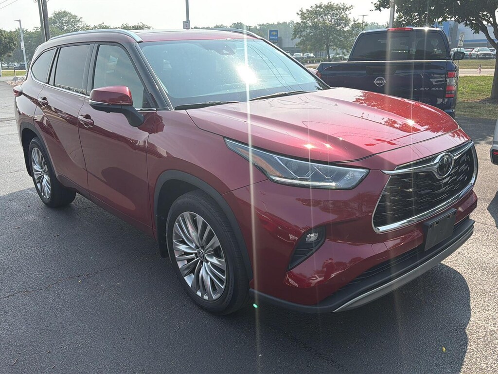Used 2024 Toyota Highlander Platinum SUV