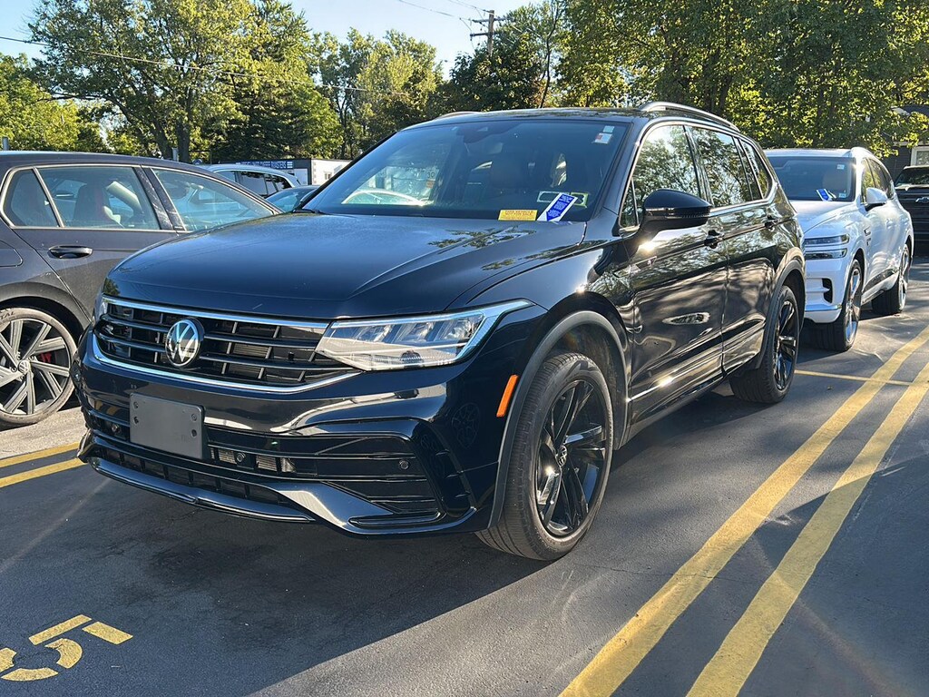 Certified 2024 Volkswagen Tiguan SE R-Line Black SUV