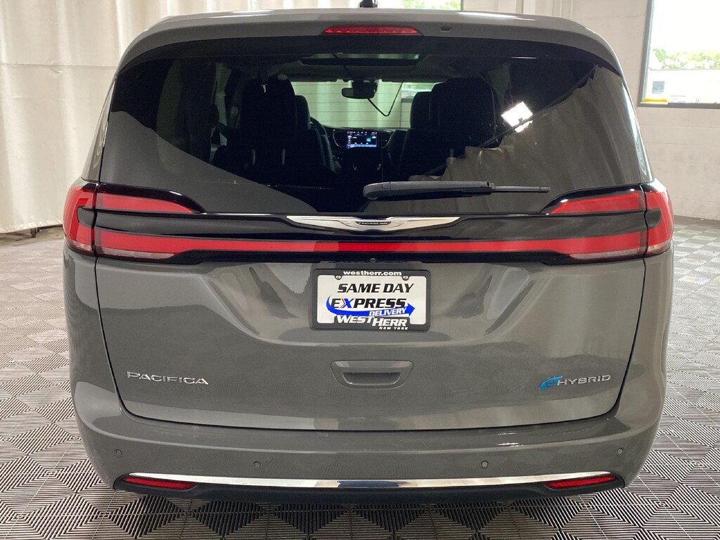 Used 2023 Chrysler Pacifica Hybrid Limited Van