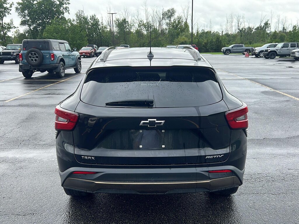 Used 2025 Chevrolet Trax Activ SUV