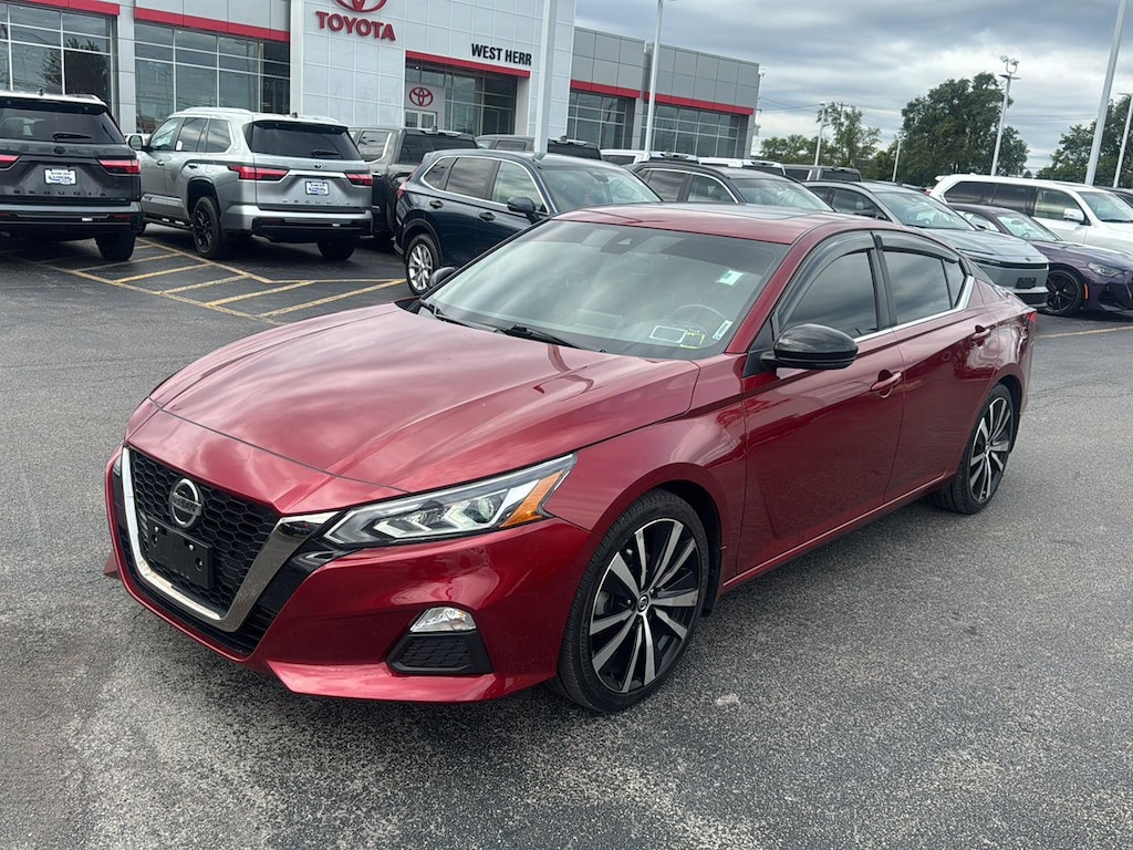 Used 2022 Nissan Altima 2.0 SR Sedan