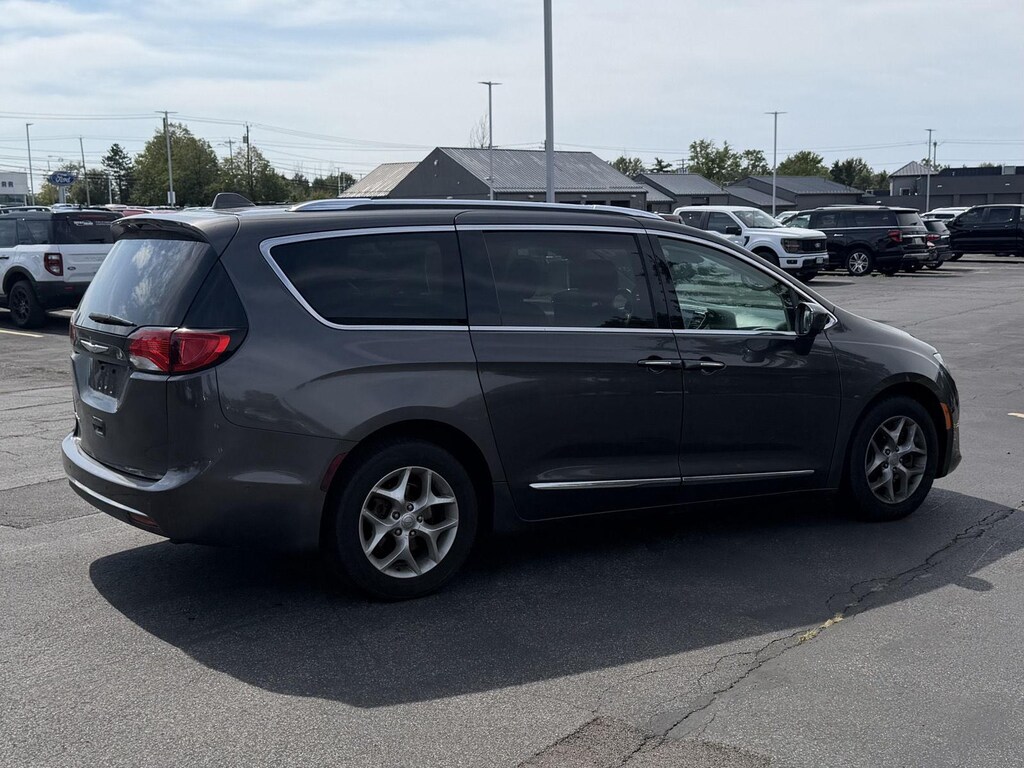 Used 2017 Chrysler Pacifica Touring-L Plus Van