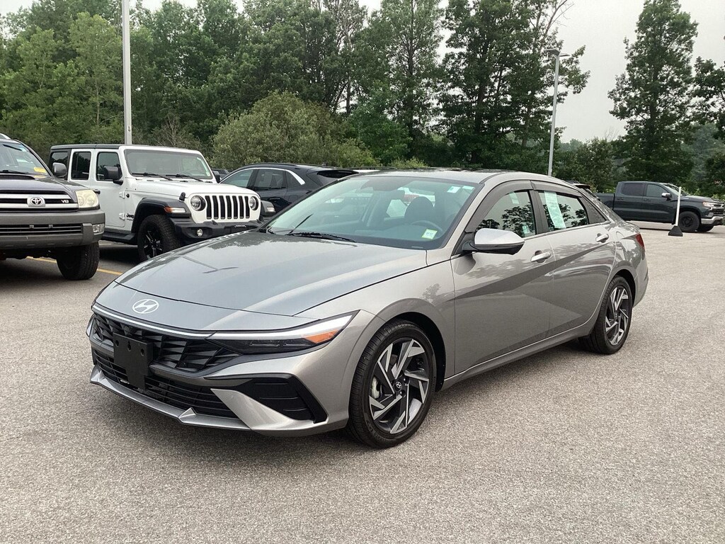 Used 2024 Hyundai Elantra 4DSD