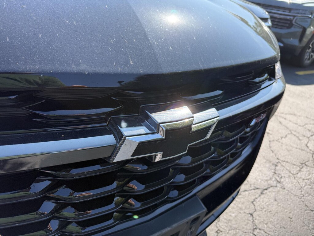 Used 2025 Chevrolet Trax 2RS SUV