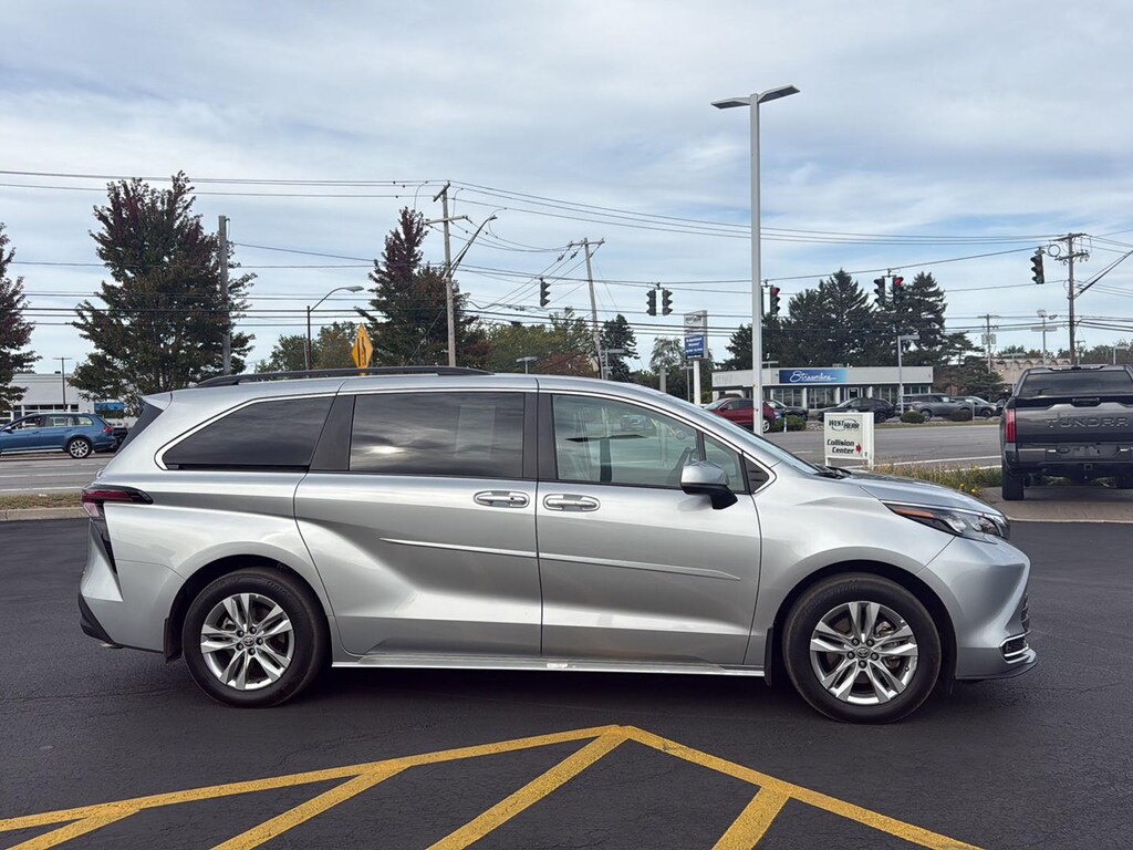 Certified 2024 Toyota Sienna XLE 7-Passenger Van