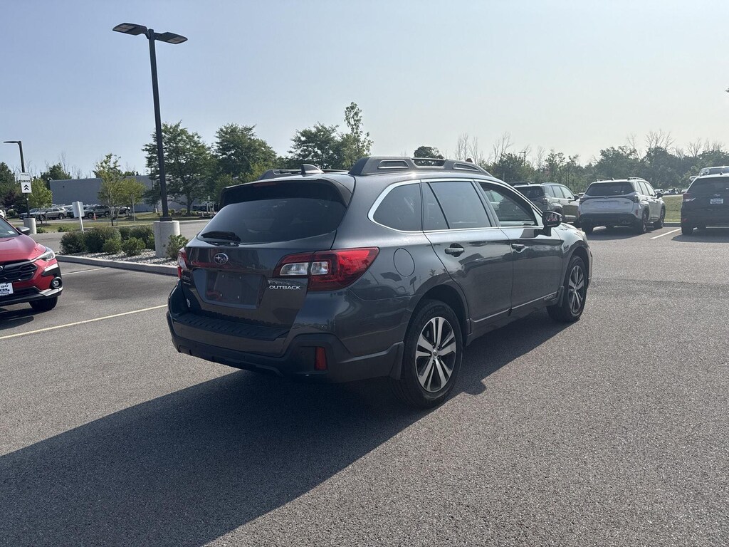 Used 2018 Subaru Outback Limited SUV