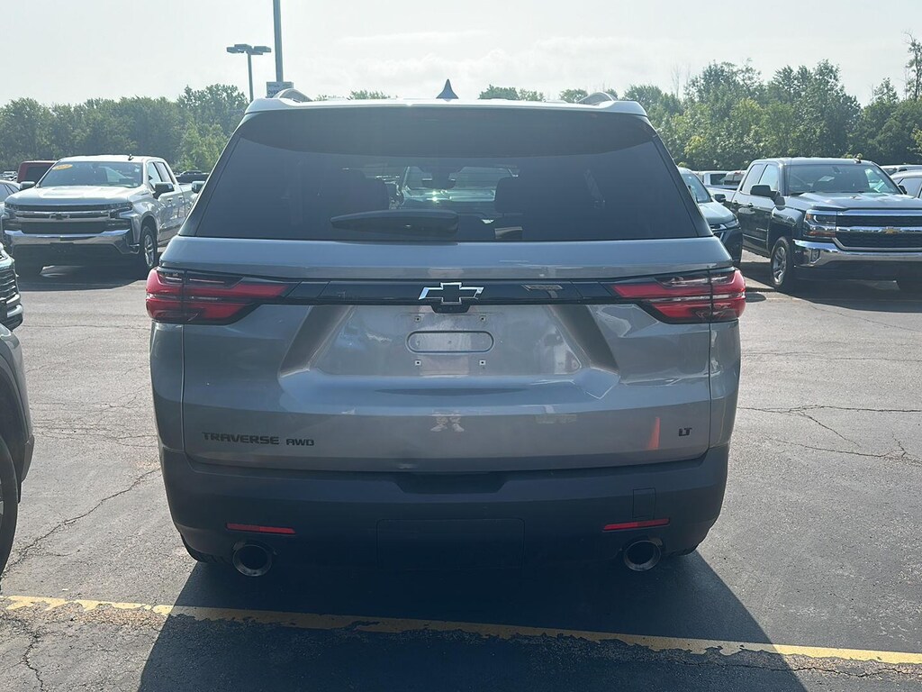 Used 2023 Chevrolet Traverse LT Cloth SUV