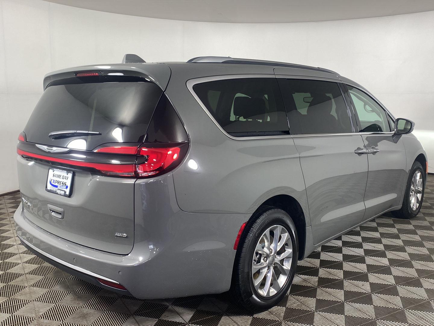 Certified 2021 Chrysler Pacifica Touring L AWD Van