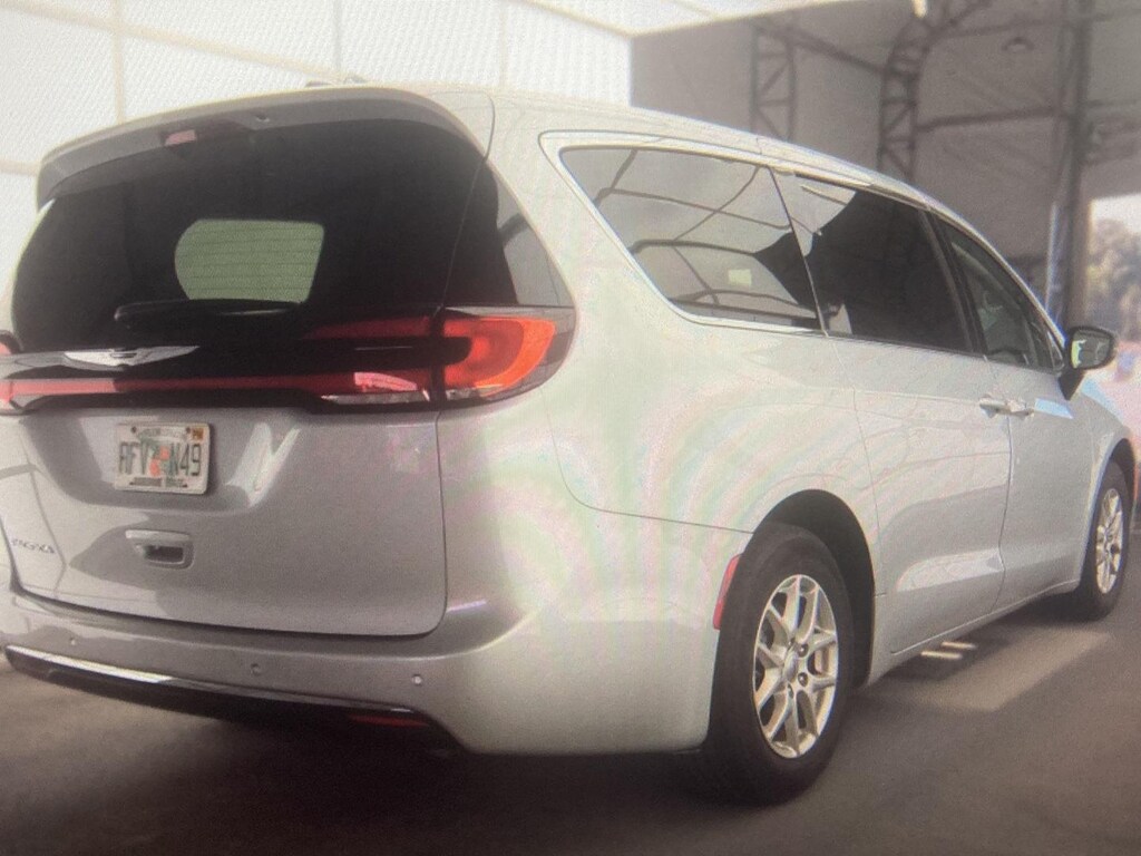 Used 2024 Chrysler Pacifica Touring L Van