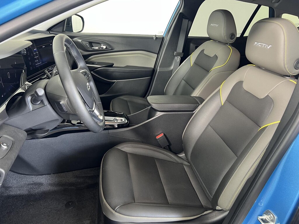 Used 2025 Chevrolet Trax Activ SUV