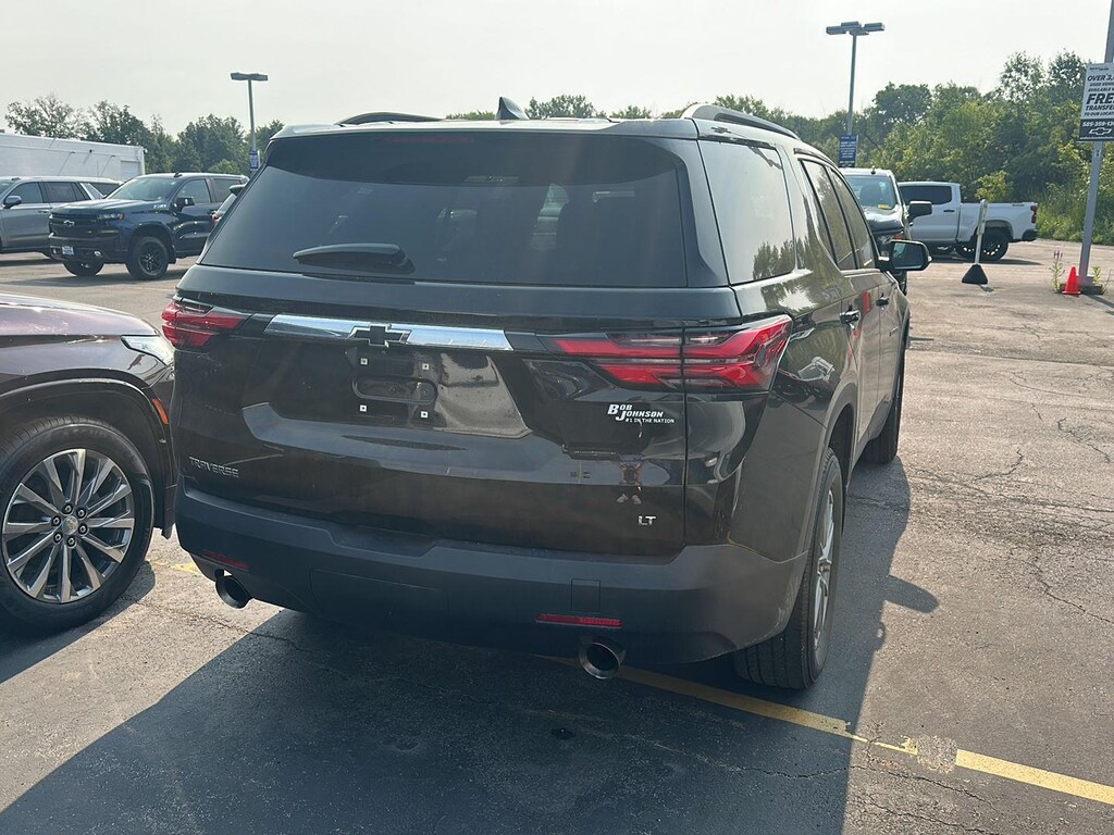 Used 2023 Chevrolet Traverse LT Cloth SUV