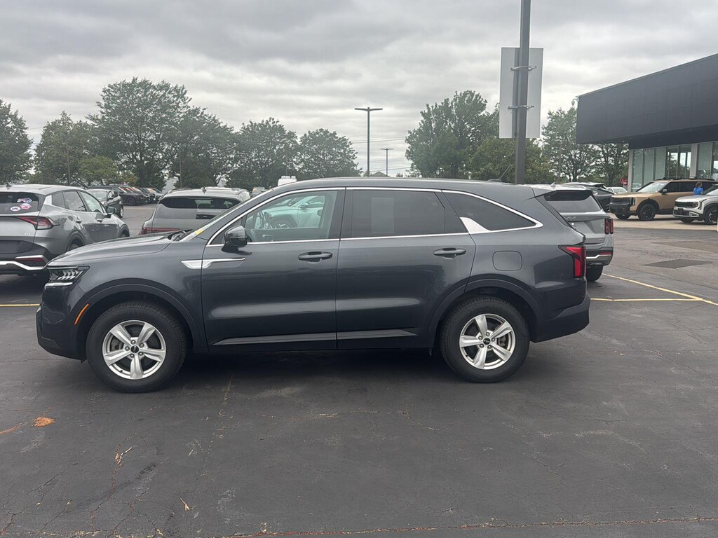 Certified 2023 Kia Sorento LX