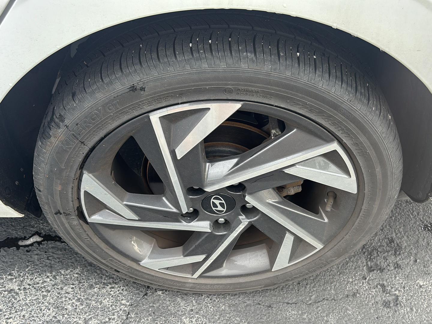 Certified 2025 Hyundai Elantra SEL Convenience Sedan