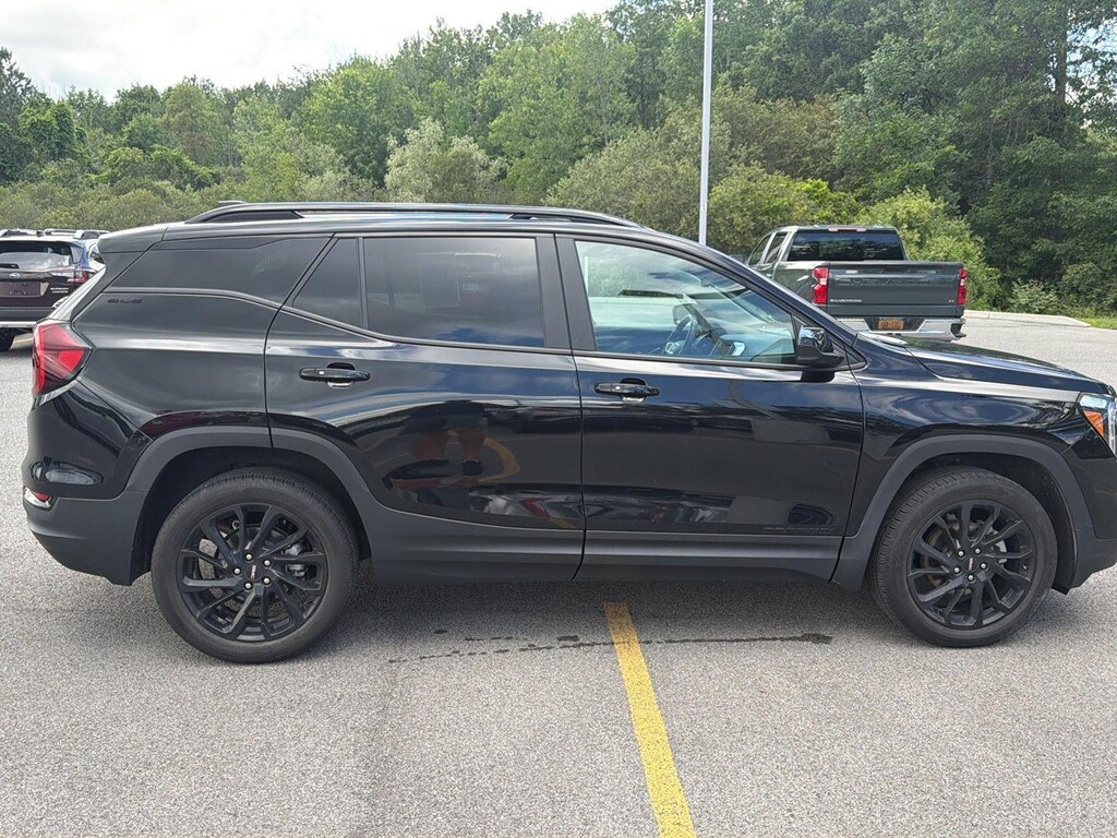 Used 2023 GMC Terrain SLE SUV