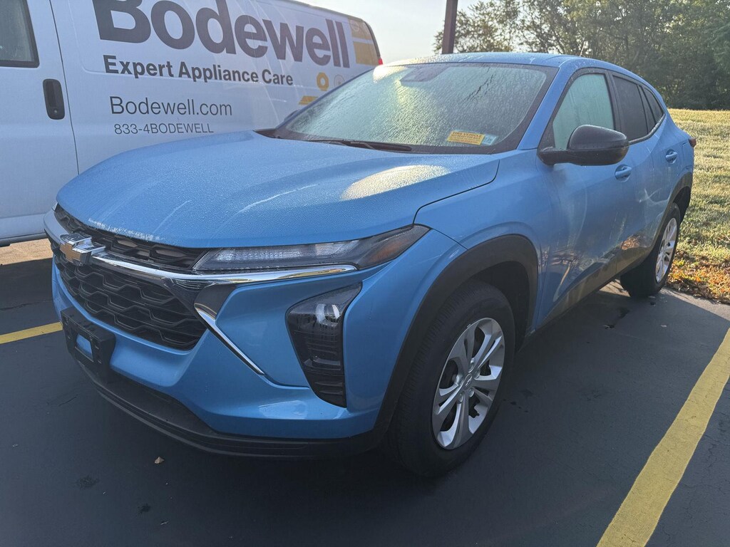 Used 2025 Chevrolet Trax LS SUV