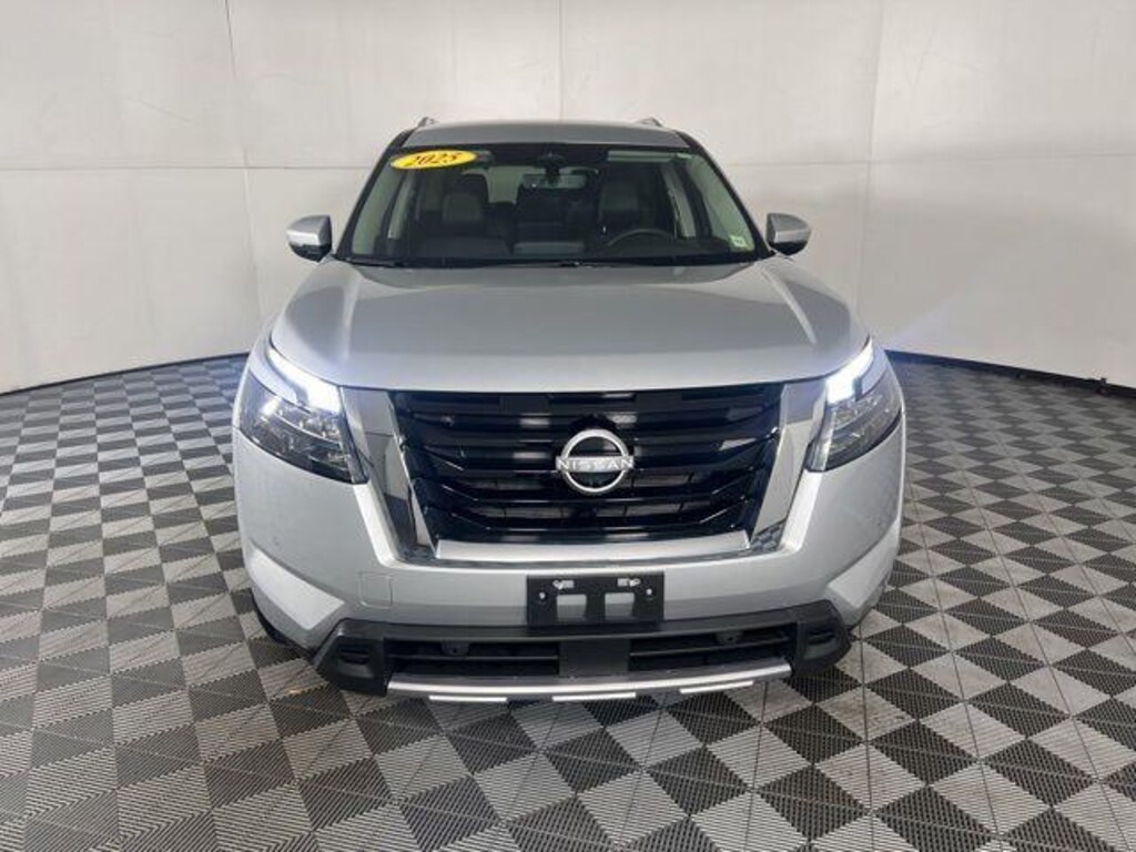Certified 2025 Nissan Pathfinder SL SUV