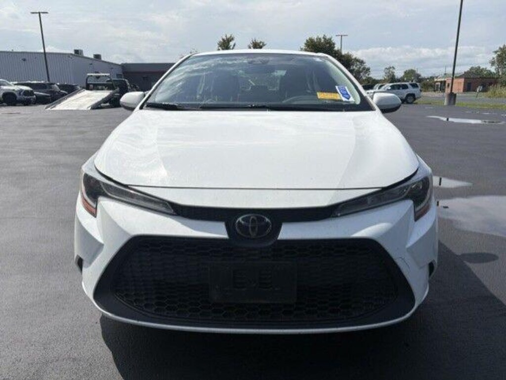 Used 2022 Toyota Corolla LE Sedan