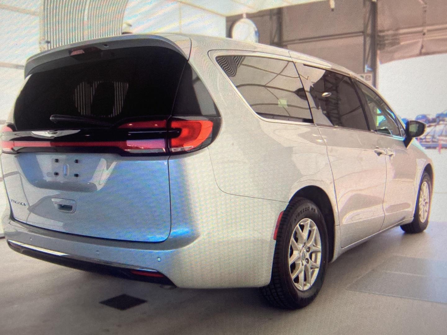 Certified 2024 Chrysler Pacifica Touring L Van