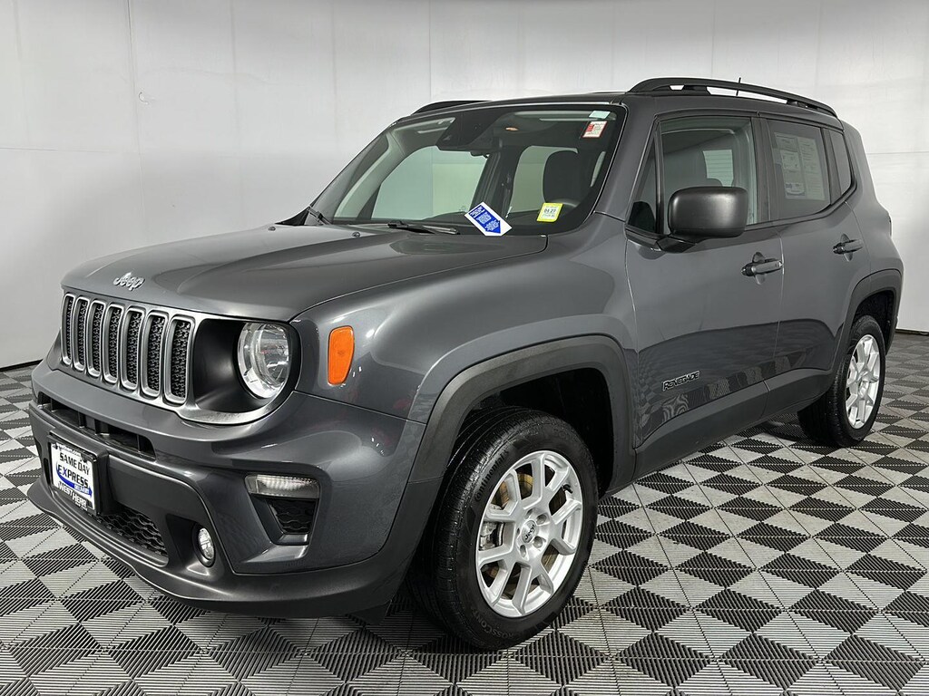 Used 2022 Jeep Renegade Latitude SUV